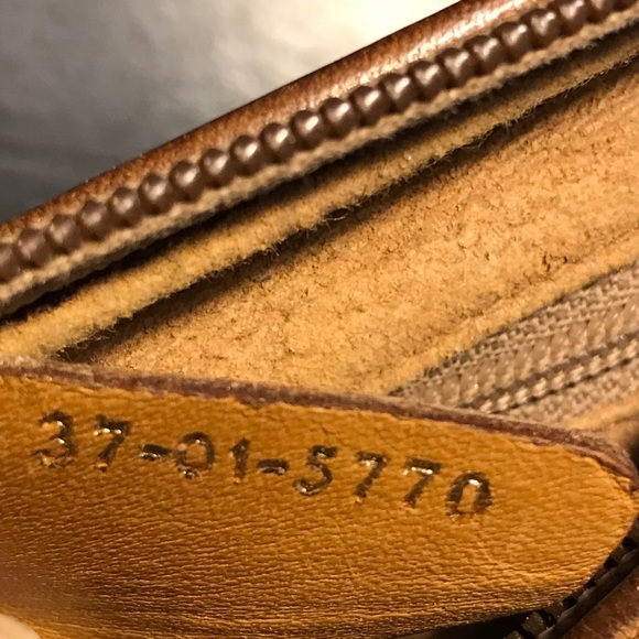 GUCCI Barrel Crossbody bag - Picture 8 of 8